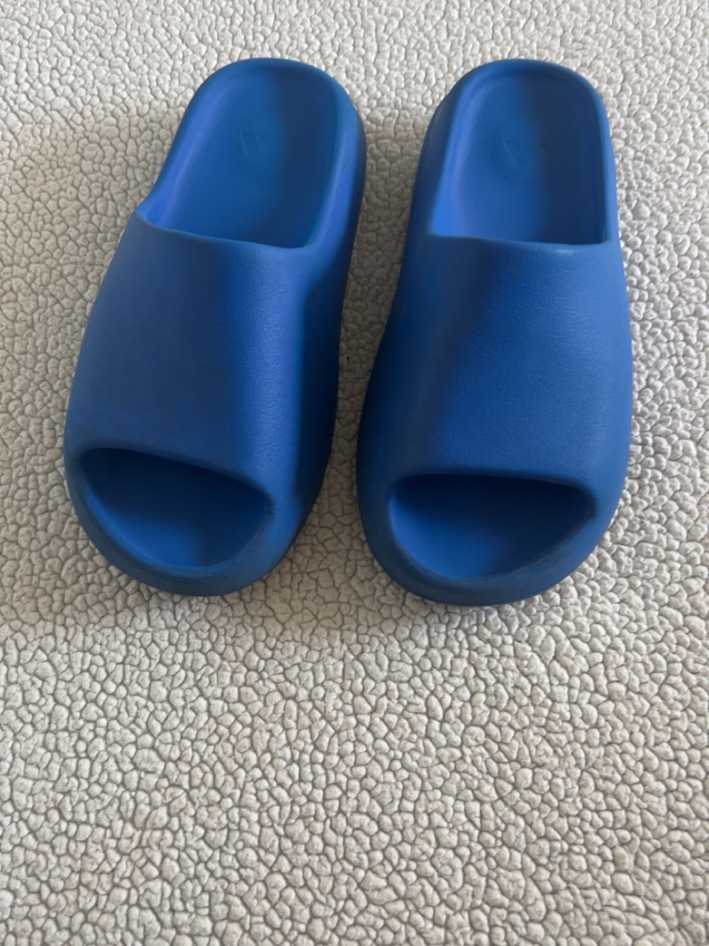 Yeezy Slide Azure - Size 8 Men’s US